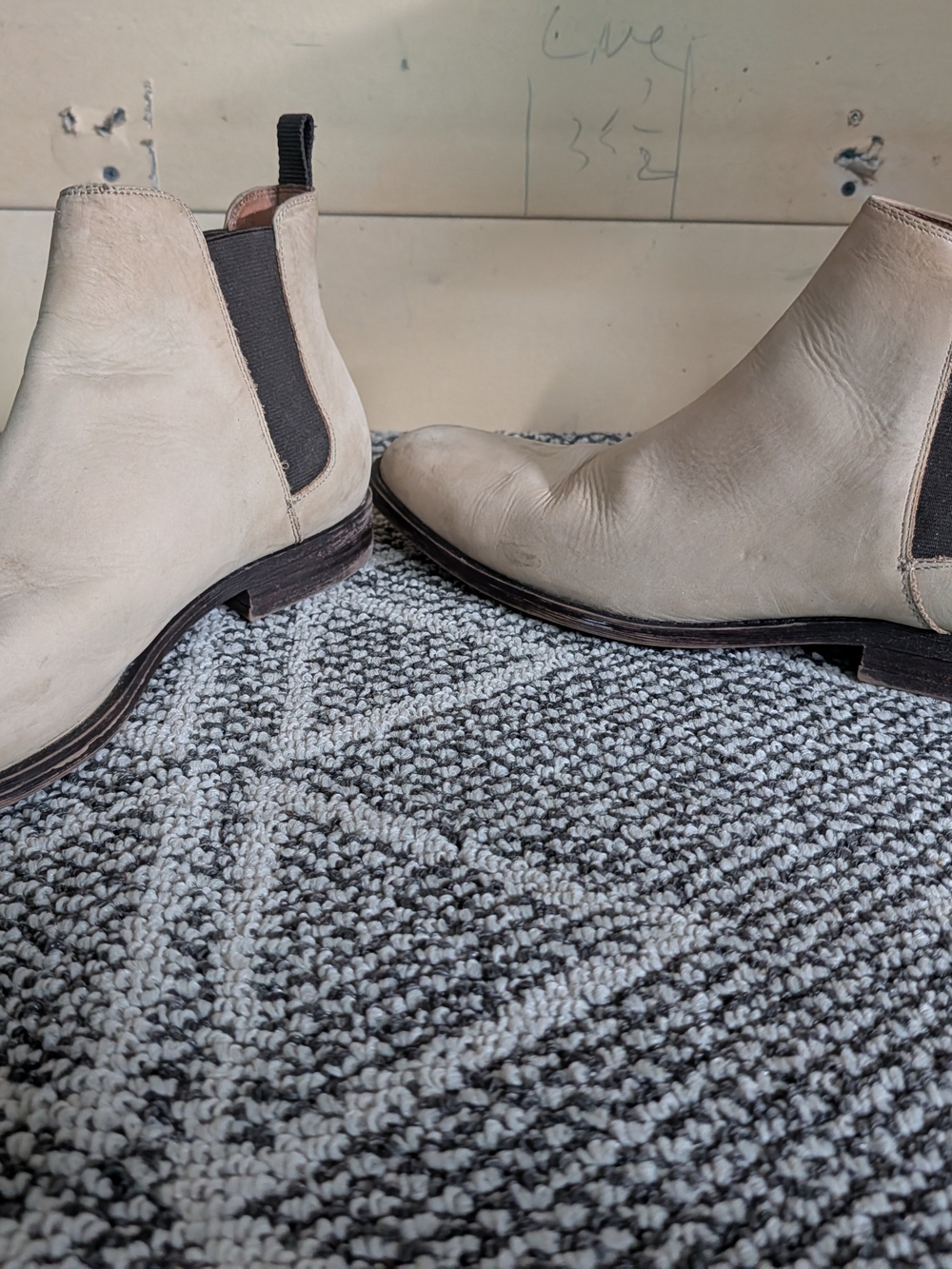 Aldo Men's Cream Tan Chelsea Chukka Boots